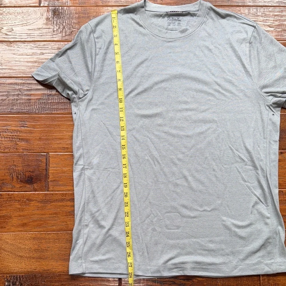 J. Crew Performance t-shirt COOLMAX technology Light Gray Short Sleeve, size L